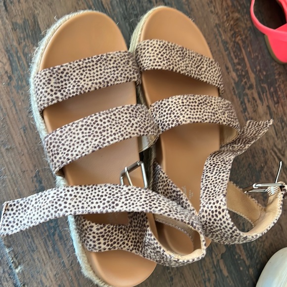 Universal Thread Shoes - Cute Sandals